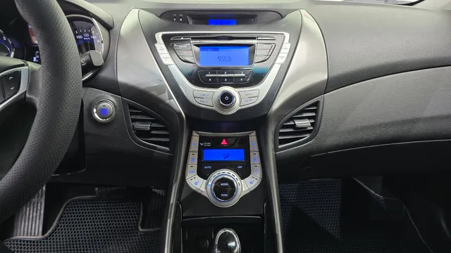 Hyundai Elantra (Avante)