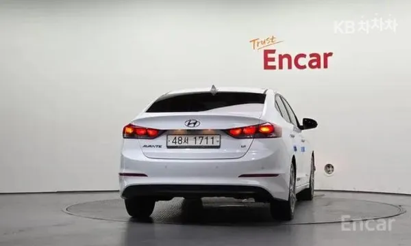 Hyundai Elantra (Avante)