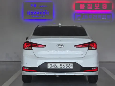 Hyundai Elantra (Avante)