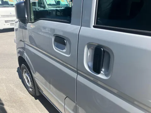 Mitsubishi Minicab Van