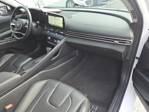 Hyundai Elantra (Avante)