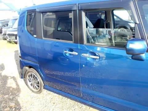 Honda N-BOX Plus Custom