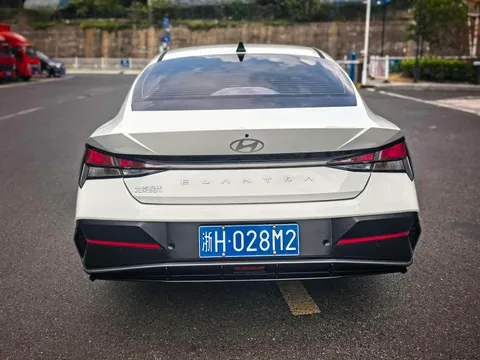 Hyundai Elantra (Avante)