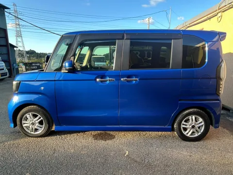 Honda N-BOX Custom