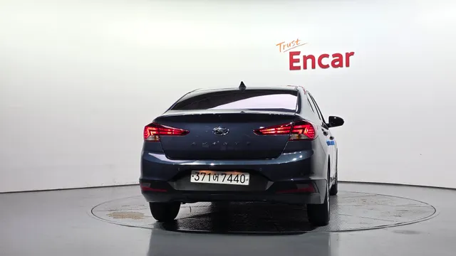 Hyundai Elantra (Avante)