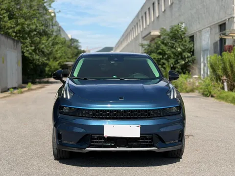 Lynk & Co 05