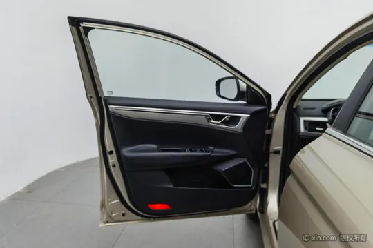 Geely Emgrand GL