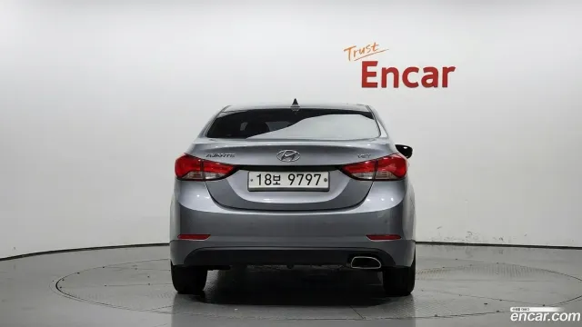 Hyundai Elantra (Avante)