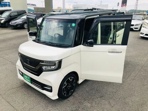 Honda N-BOX Custom