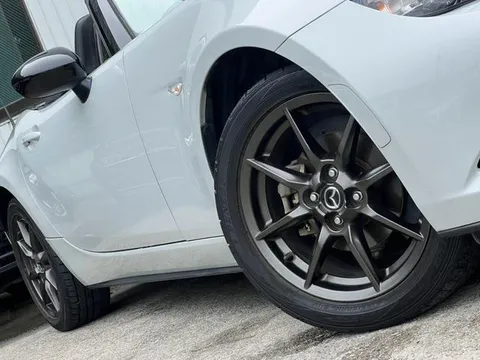 Mazda MX-5 (Roadster)