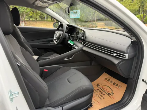 Hyundai Elantra (Avante)