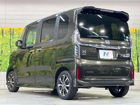 Honda N-BOX Custom
