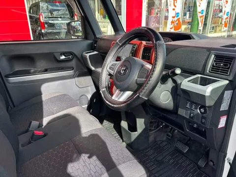 Toyota Pixis Mega