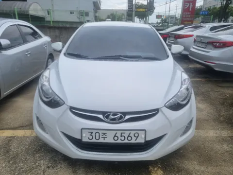 Hyundai Elantra (Avante)