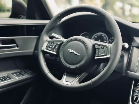 Jaguar XFL