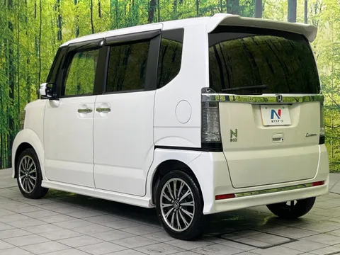 Honda N-BOX Custom