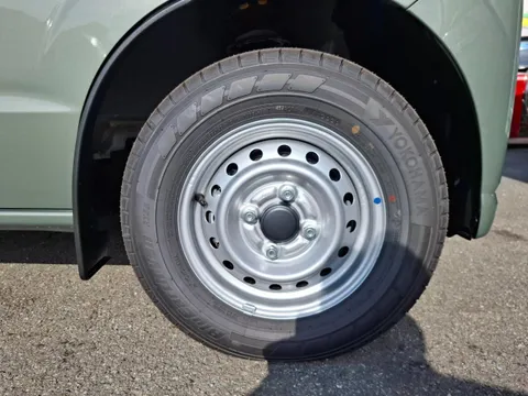 Nissan Clipper Van