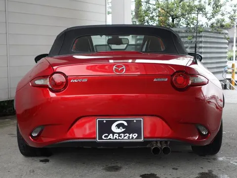 Mazda MX-5 (Roadster)