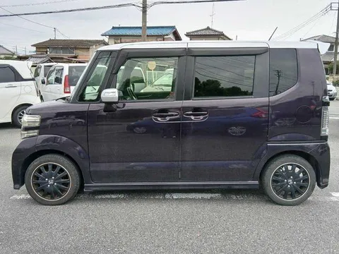 Honda N-BOX Custom