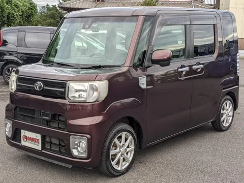 Toyota Pixis Mega