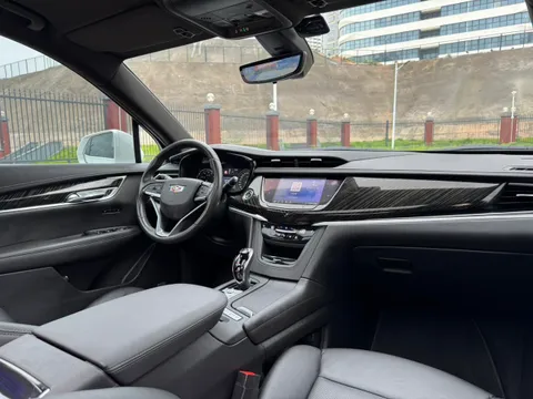 Cadillac XT6