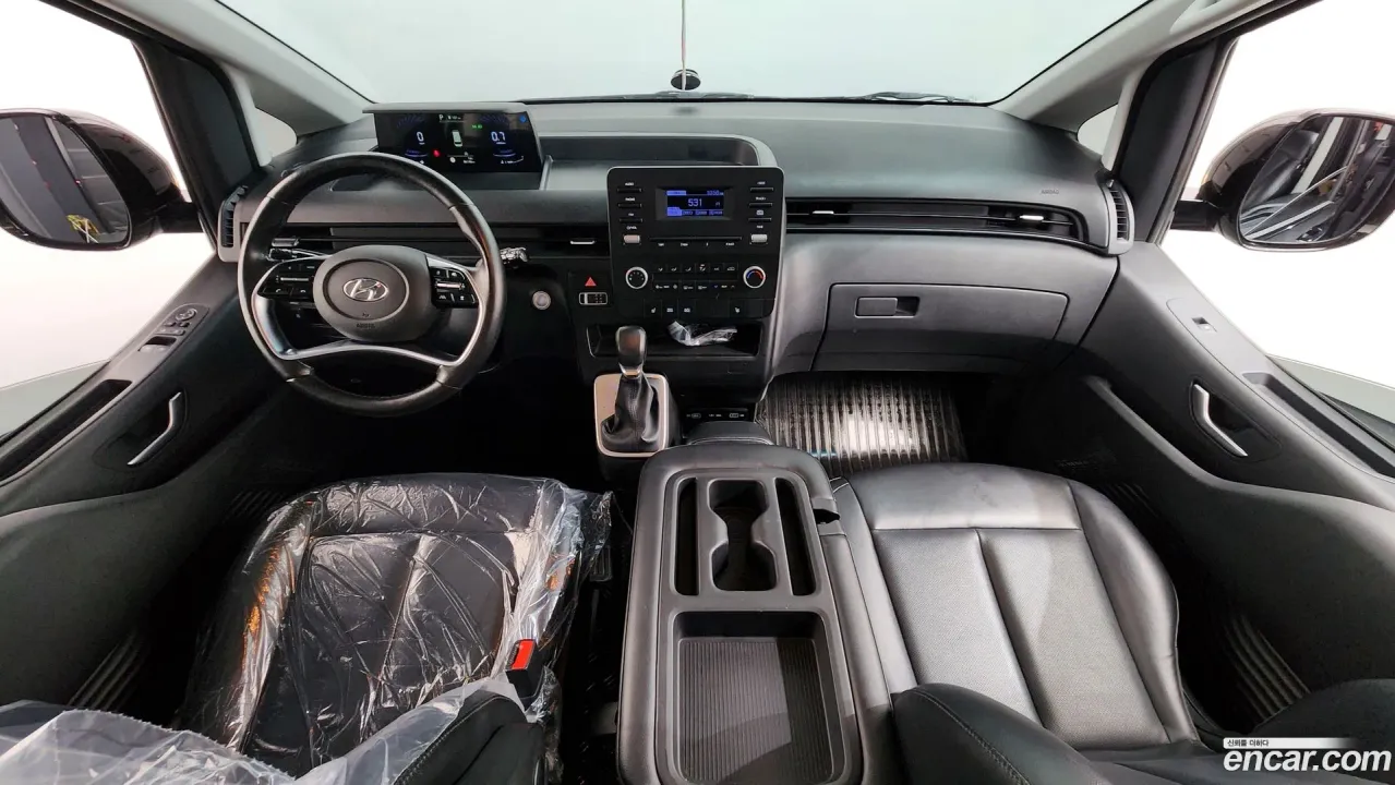 Hyundai Staria
