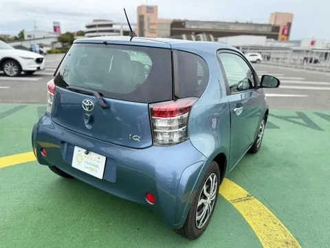 Toyota iQ