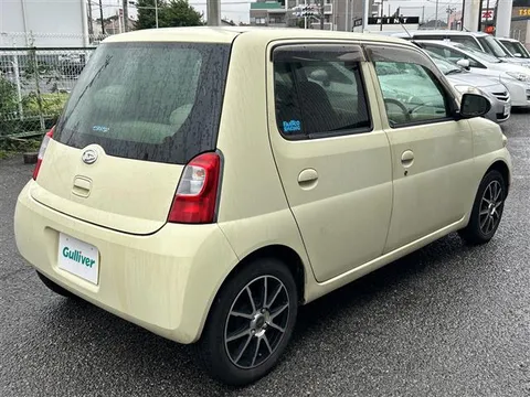 Daihatsu Esse