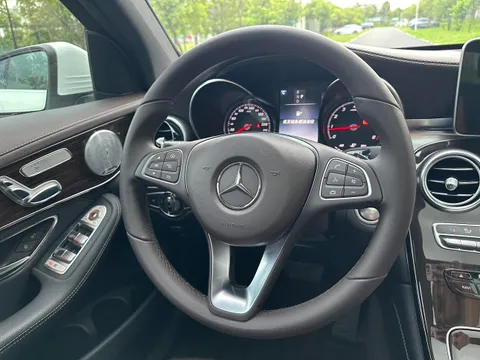 Mercedes-Benz Mercedes-Benz GLC