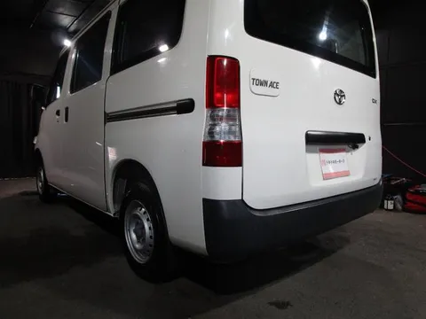 Toyota TownAce Van