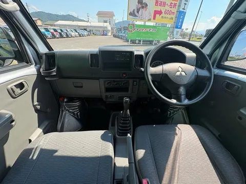 Mitsubishi Minicab Van