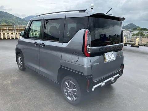 Mitsubishi Delica Mini