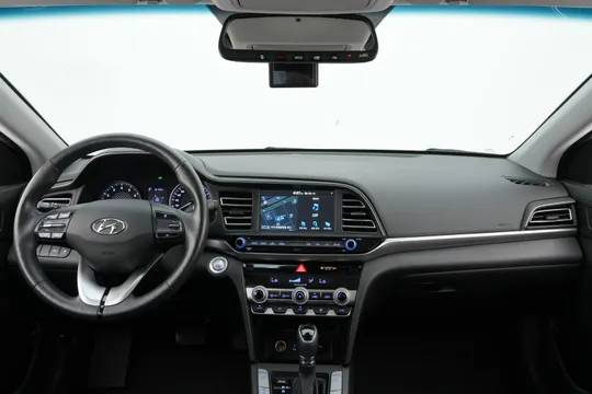 Hyundai Elantra (Avante)
