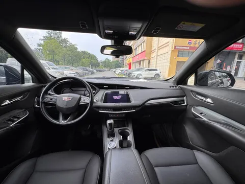 Cadillac XT4