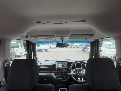 Honda N-BOX Custom