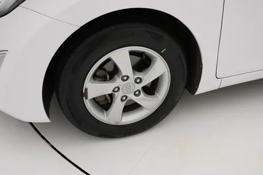 Hyundai Elantra (Avante)