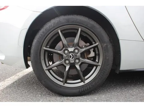 Mazda MX-5 (Roadster)