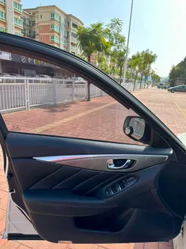 Infiniti Q50L