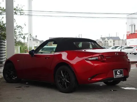 Mazda MX-5 (Roadster)