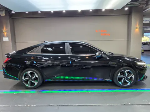 Hyundai Elantra (Avante)
