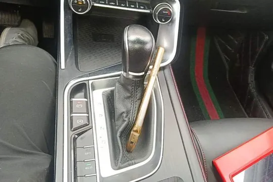 Geely Binray