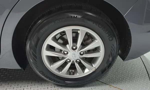 Hyundai Elantra (Avante)