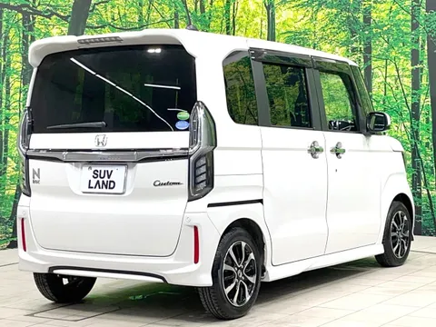 Honda N-BOX Custom