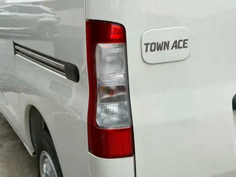 Toyota TownAce Van