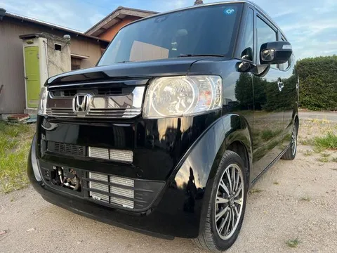 Honda N-BOX Slash
