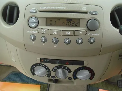 Daihatsu Esse
