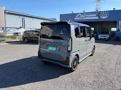 Honda N-BOX Custom