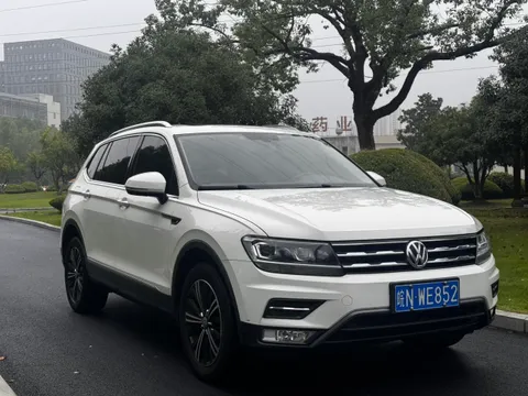 Volkswagen Tiguan L