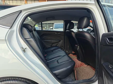 Chery Arrizo 5