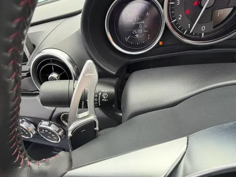 Mazda MX-5 (Roadster)
